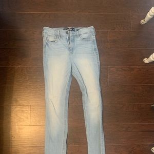 Light wash skinny jeans